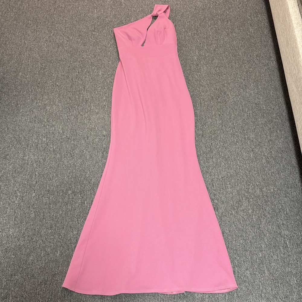 Edgy Gown in Bubblegum Pink
Katie May size small - Picture 3 of 6